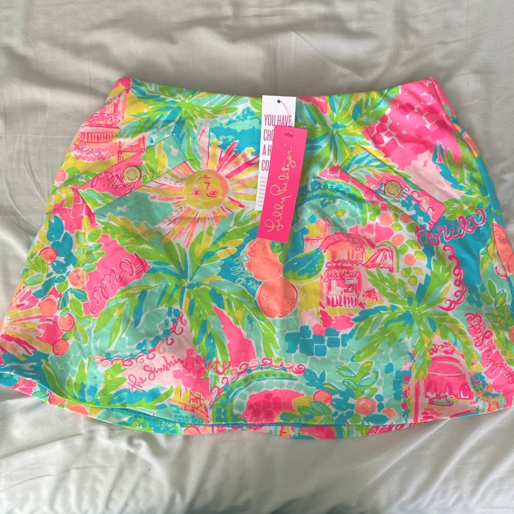 Lilly Pulitzer skirt. New with tags. Women’s size small.